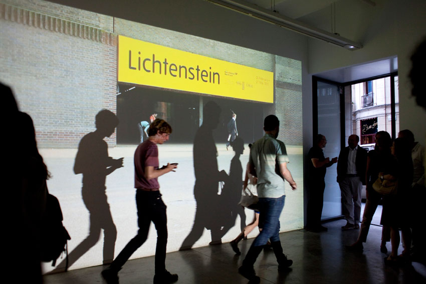 Visitors Leaving the Museum_Rotations #2 The Exit_at àngels barcelona gallery_2